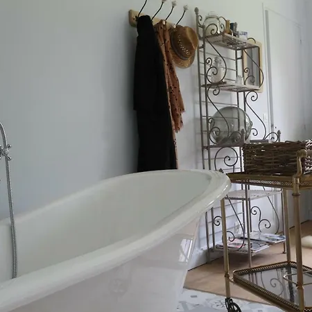 La Douce Folie Bed & Breakfast
